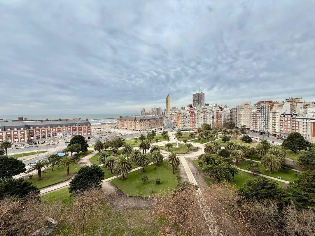VENTA DEPARTAMENTO 2 AMBIENTES CON VISTA A PLAZA COLON 3
