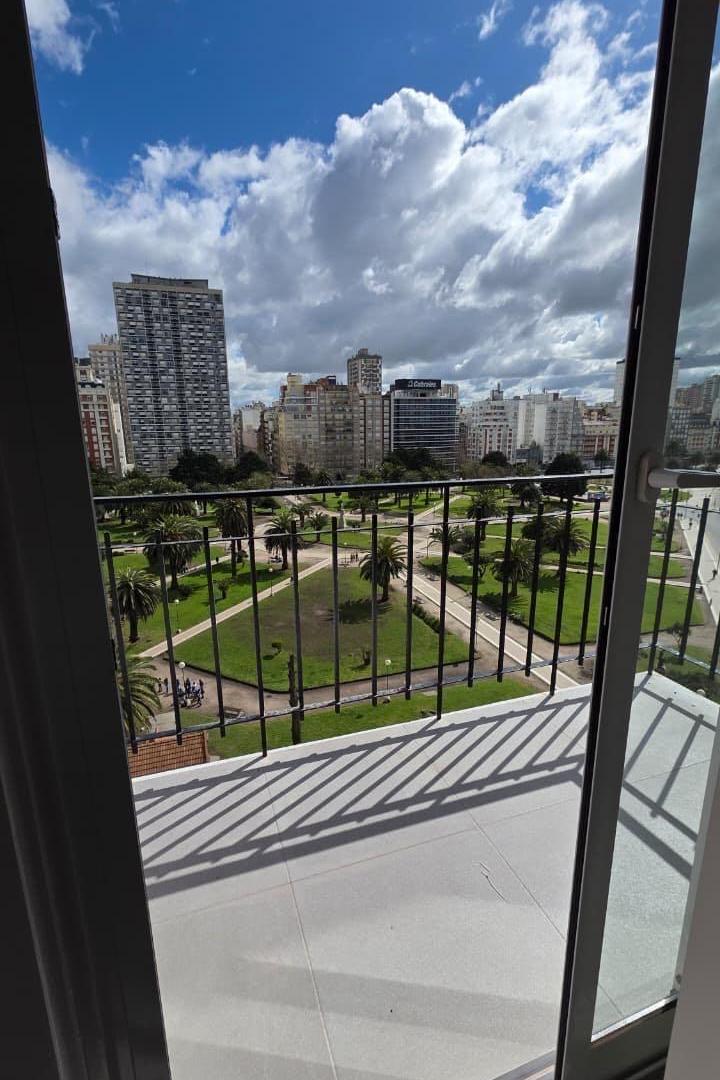 Foto de DEPARTAMENTO 3 AMBIENTES RECICLADO CON VISTA A PLAZA COLON, imagen 5