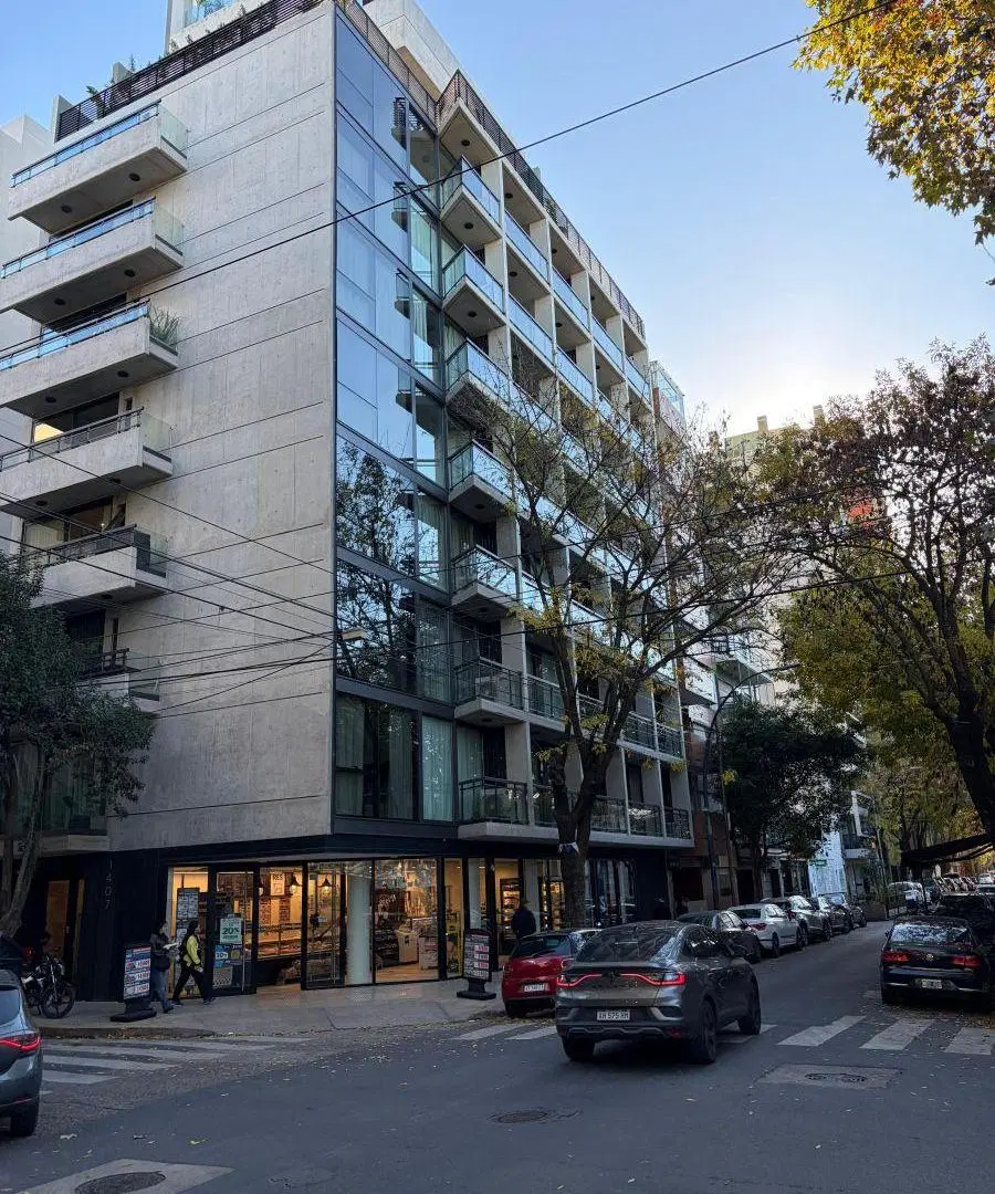 Departamento 2 amb. con balcón corrido en venta en Belgrano Chico 2