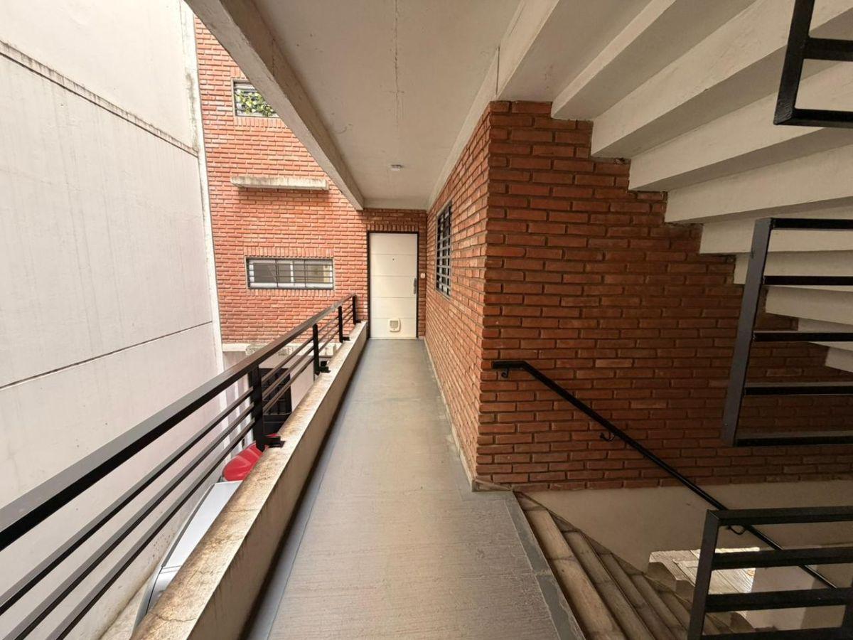 Monoambiente con dormitorio dividido en Villa Urquiza - 9 años antigüedad