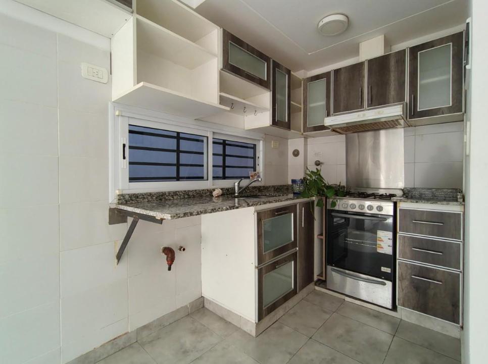 Monoambiente con dormitorio dividido en Villa Urquiza - 9 años antigüedad