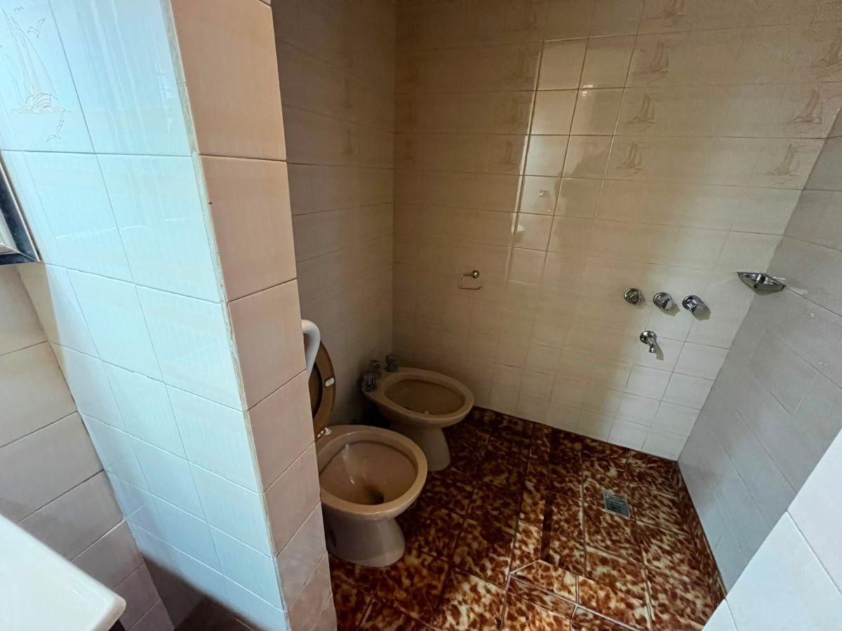 Casa de época en alquiler comercial - 183m2 cubiertos & Jardín