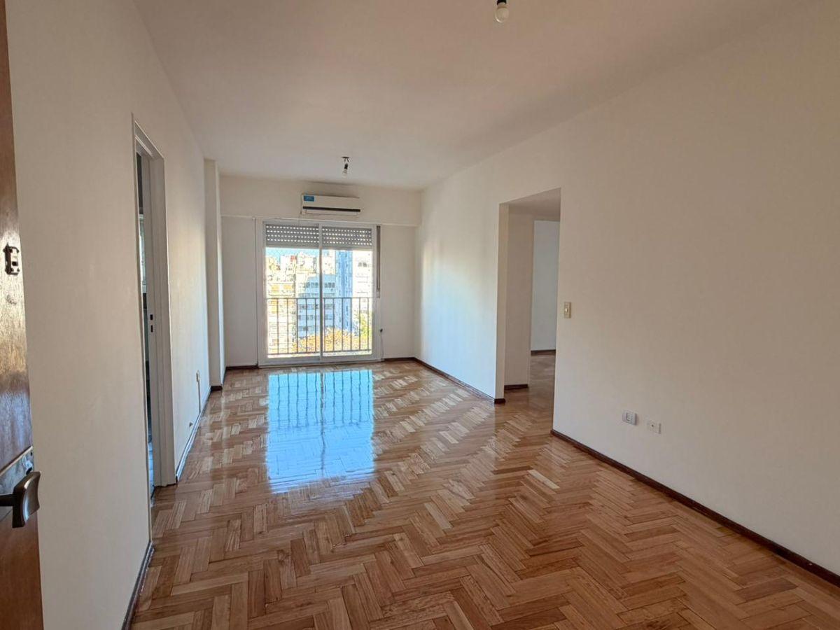Luminoso 3 ambientes en Villa Urquiza - Piso Parquet renovado, con balcón y lavadero!