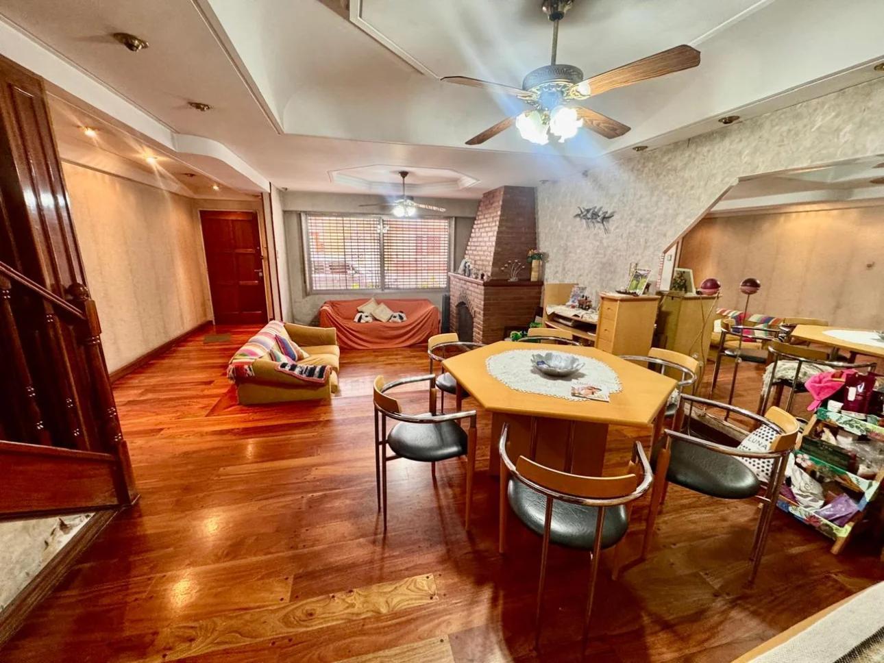 Foto de VENTA - Casa de 6 amb. Prof. Vidal 3117 San Andres, imagen 1
