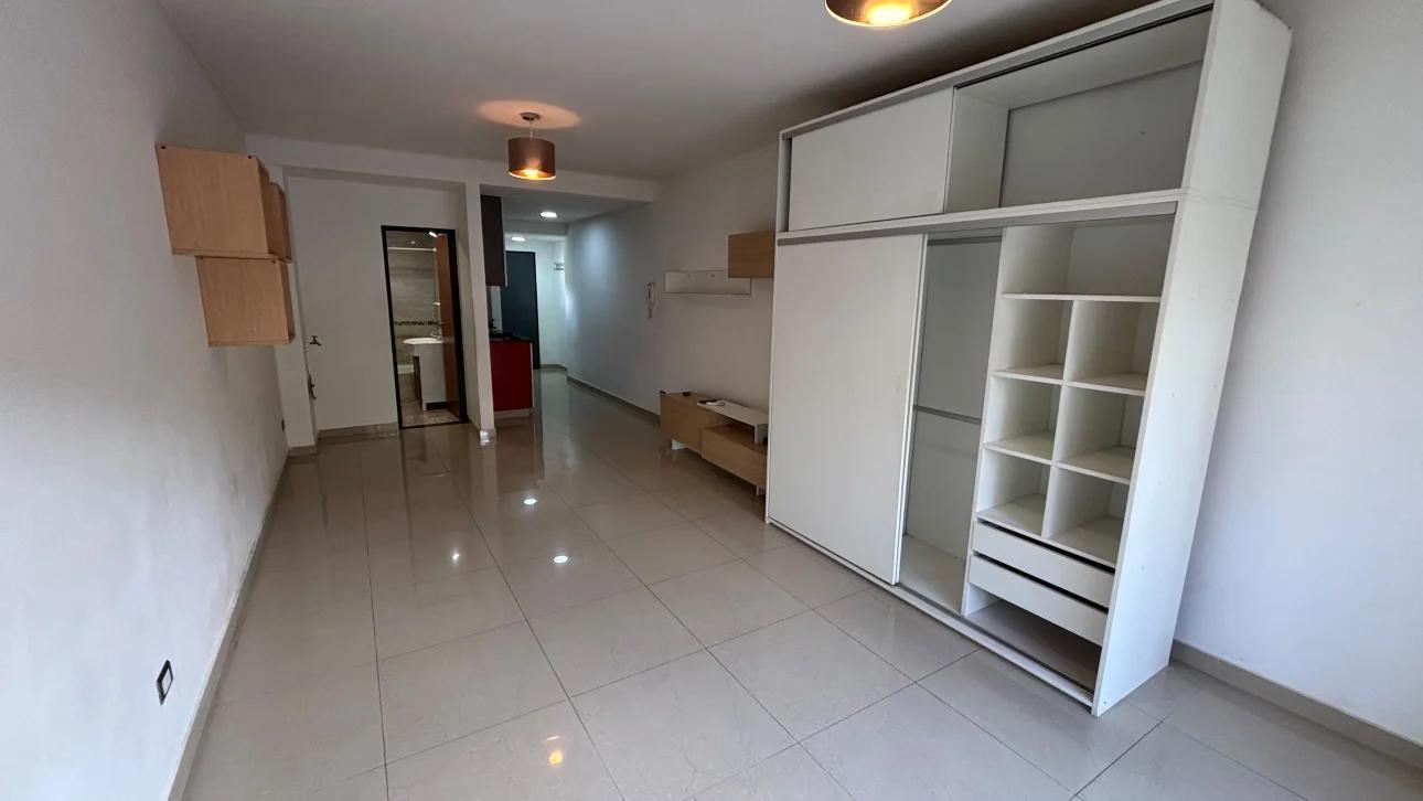 Foto de Alquiler Monoambiente con balcón y garage-Lavalle 2344, imagen 3