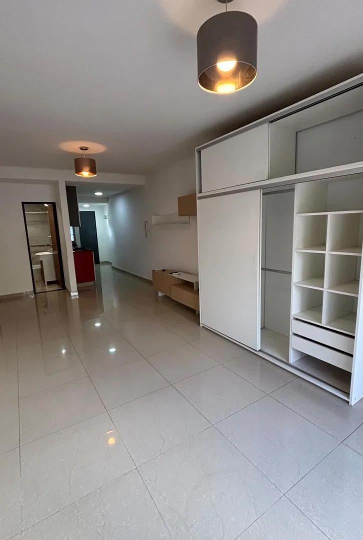 Foto de Alquiler Monoambiente con balcón y garage-Lavalle 2344, imagen 4