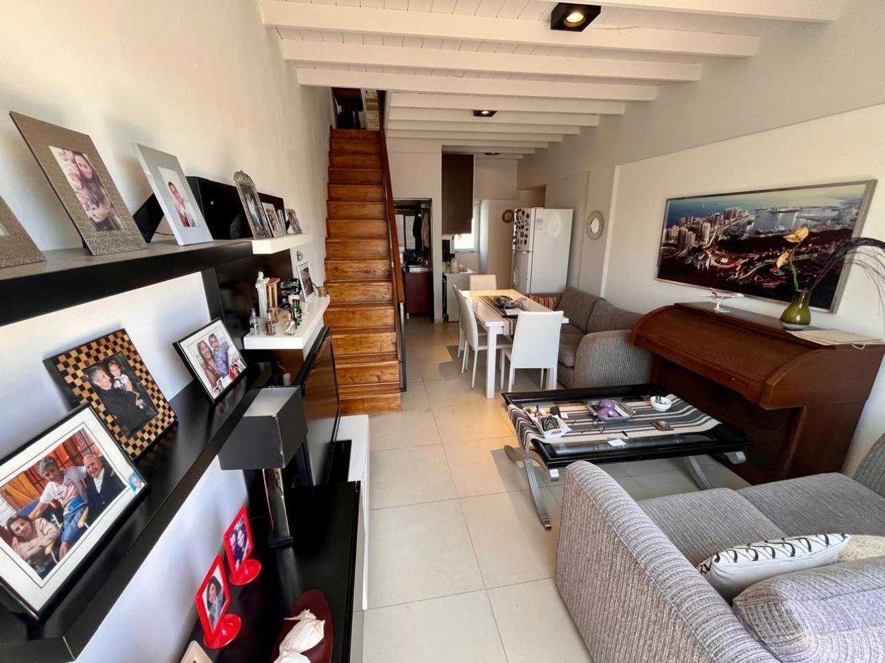 Foto de Depto tipo Duplex - Venta - 3 amb con balcón. V. Ballester, imagen 2