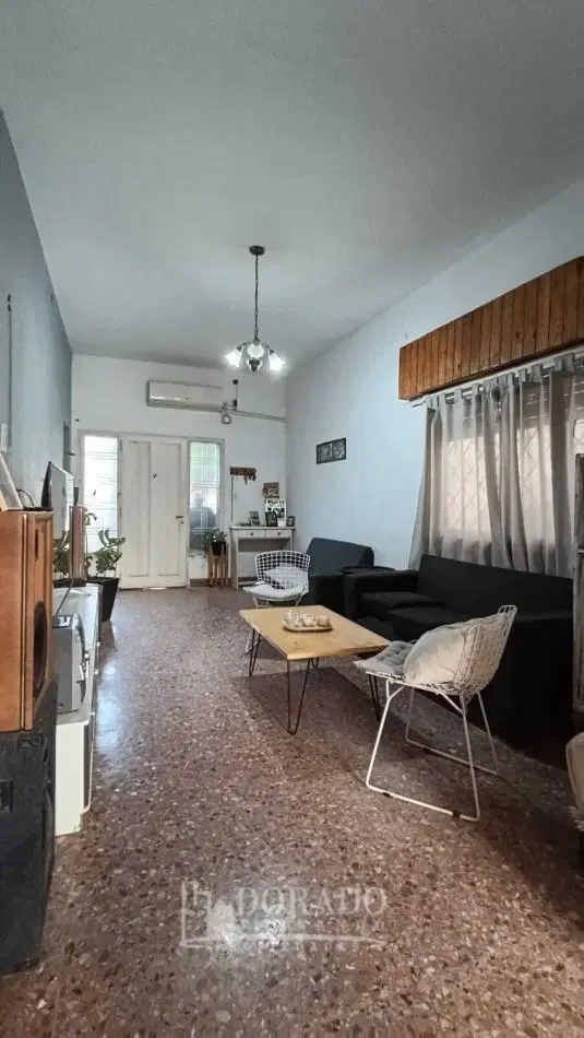 CASA 4 AMBIENTES + DPTO 2 AMBIENTES - LOTE 230 Mts² 3