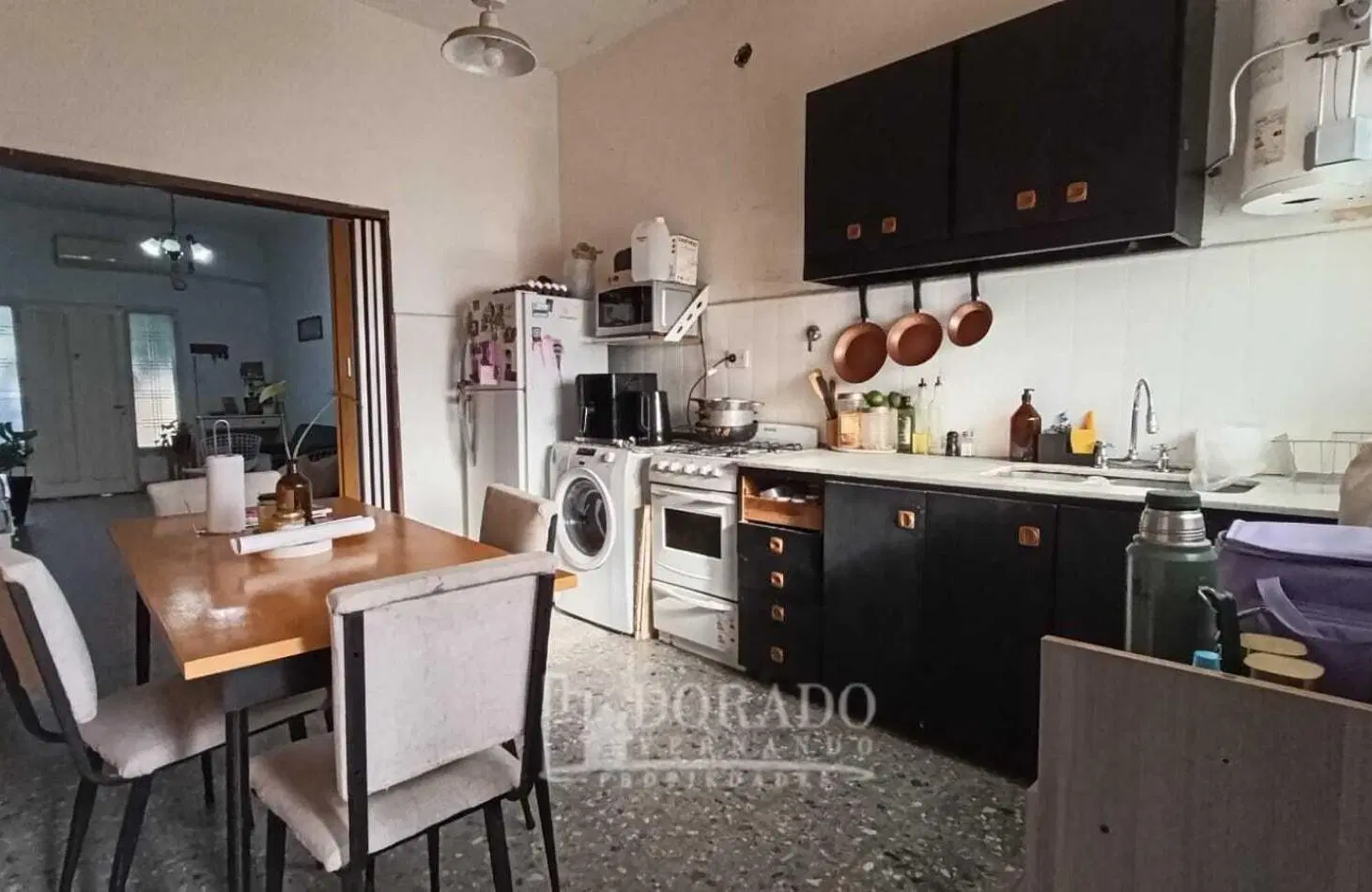 CASA 4 AMBIENTES + DPTO 2 AMBIENTES - LOTE 230 Mts² 5