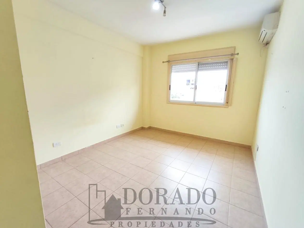 2 AMBIENTES AL FRENTE - AMPLIO DE VERDAD LUMINOSO Y CON BALCON CORRIDO 3