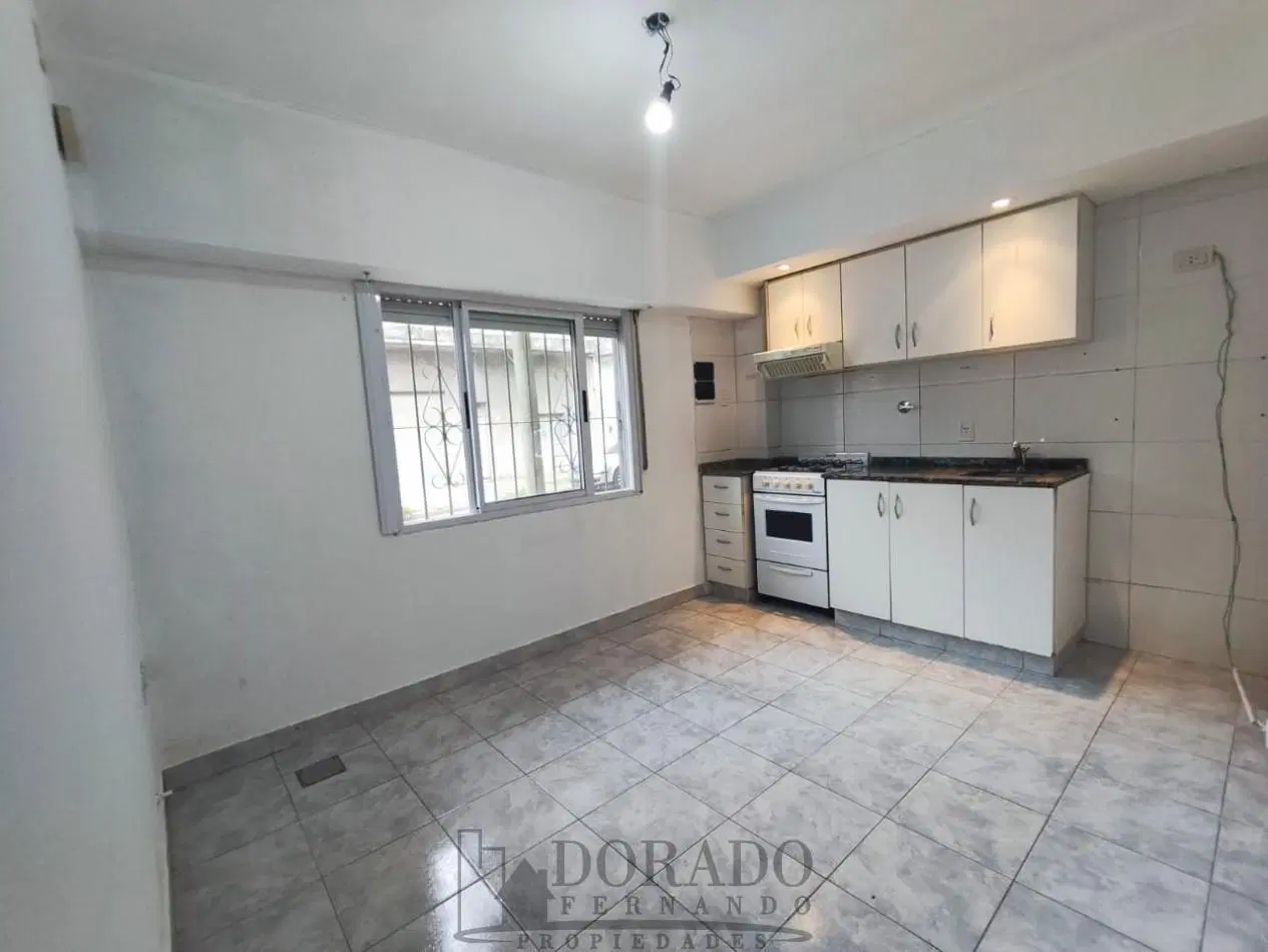 2 AMBIENTES PLANTA BAJA FRENTE 3