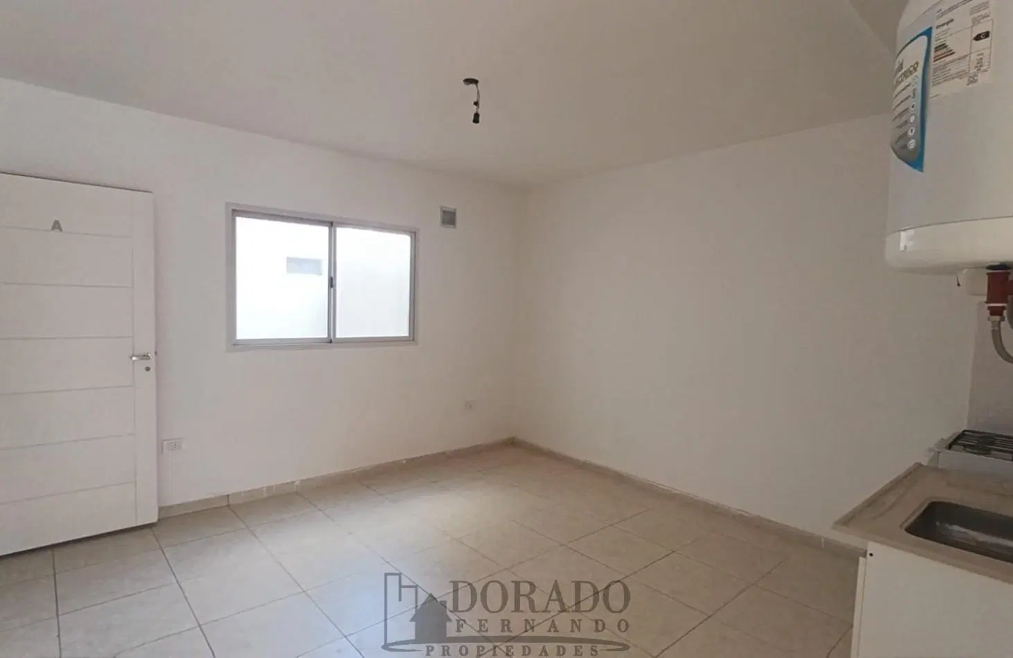 2 AMBIENTES AL FRENTE 1° PISO POR ESCALERA 5