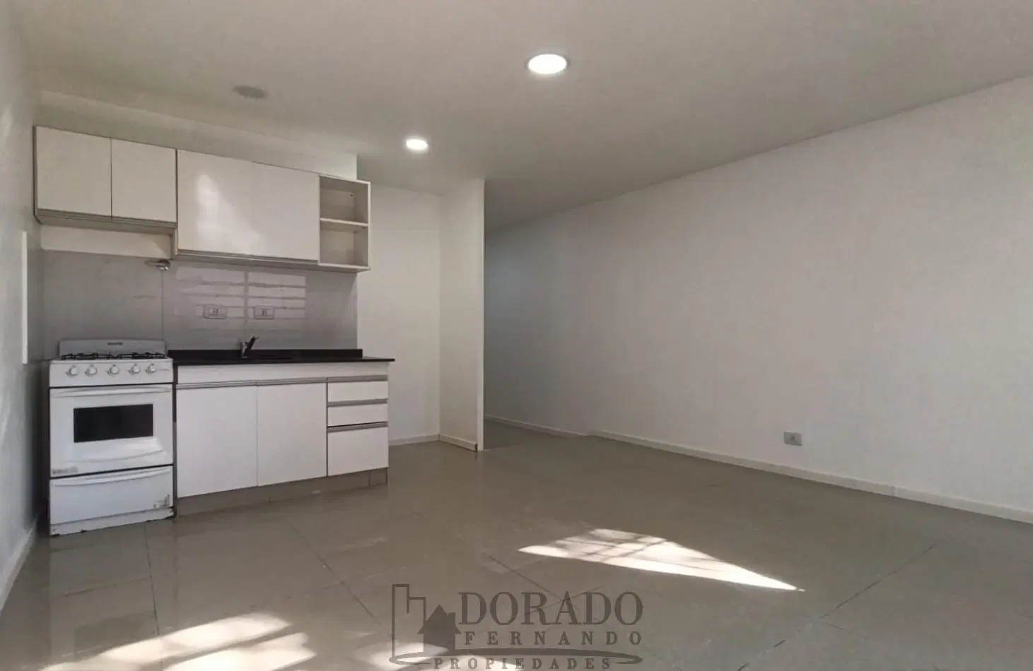 2 Ambientes Planta Baja con Gran Patio y Parrilla 2