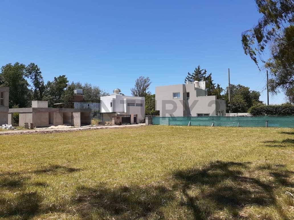 50 Esquina 1, Lote 32 en Barrio Cerrado 1