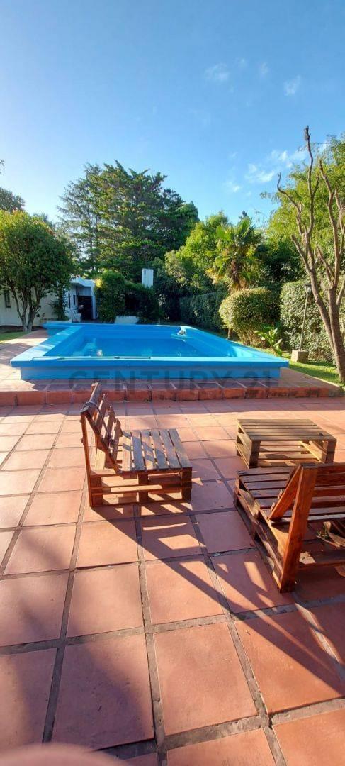 405 y 31 - Casa de Cuatro Dorm. - en Venta - Villa Elisa 3