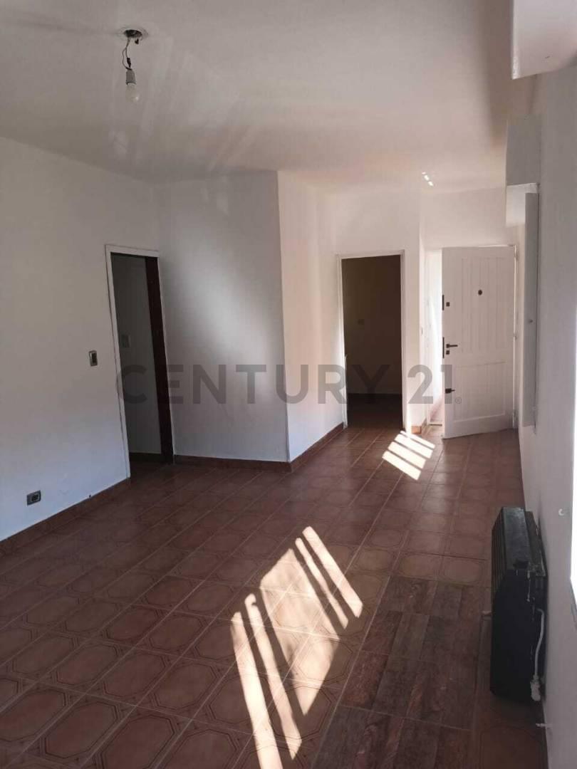 Oportunidad Depto Dos Dorm. Calle 82 E/11 y 12 4