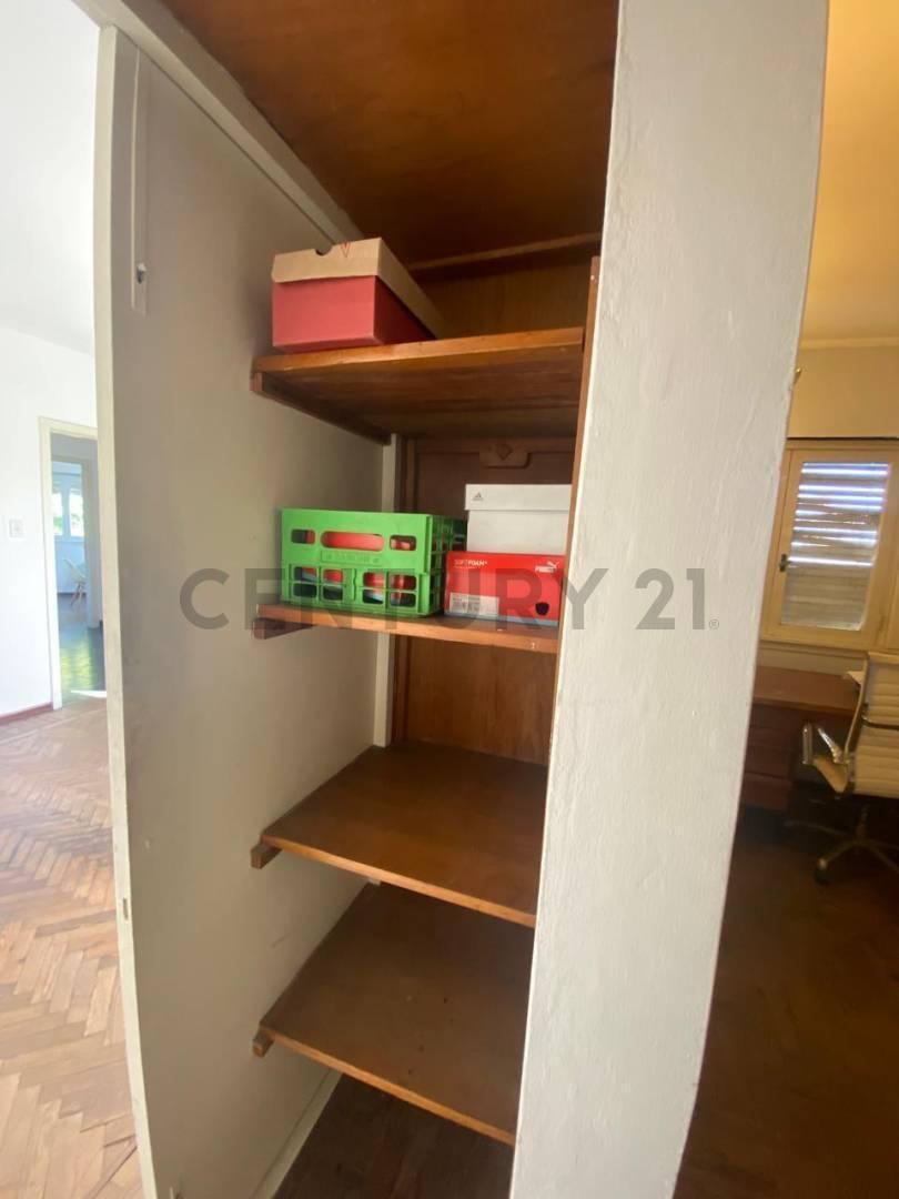 41 Esquina 14. en Venta Casa de Estilo con 4 Dorm.. Casco Urbano 3