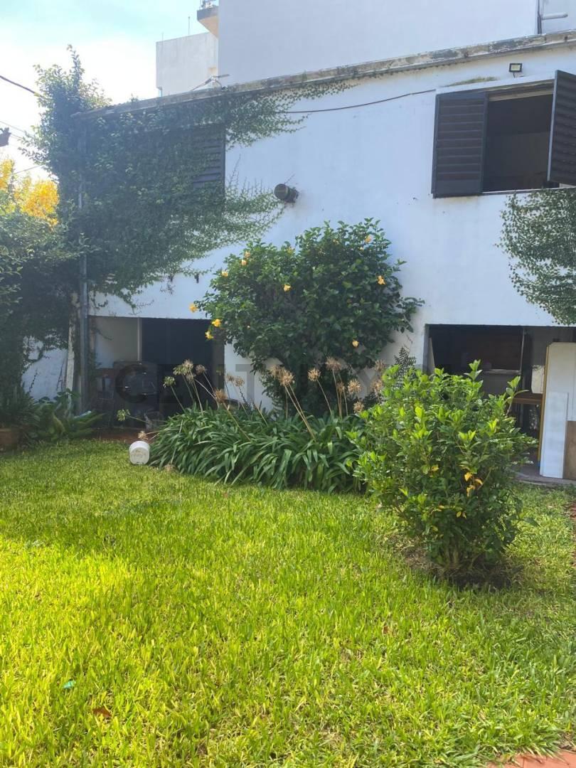 41 Esquina 14. en Venta Casa de Estilo con 4 Dorm.. Casco Urbano 5