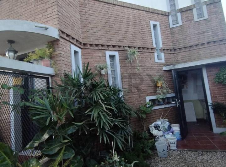 Casa en venta en Villa Elisa 419 esquina 7 y Camino Centanario 3