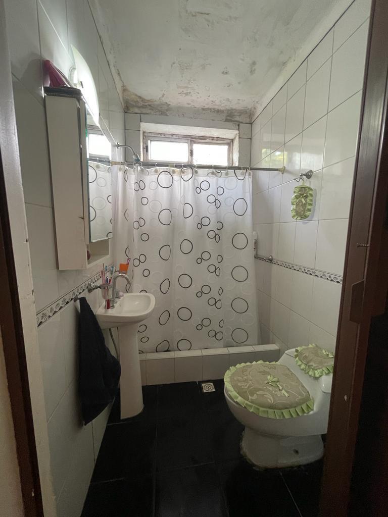 Venta casa quinta 7 ambientes + depto 2 ambientes en Luis Guillon