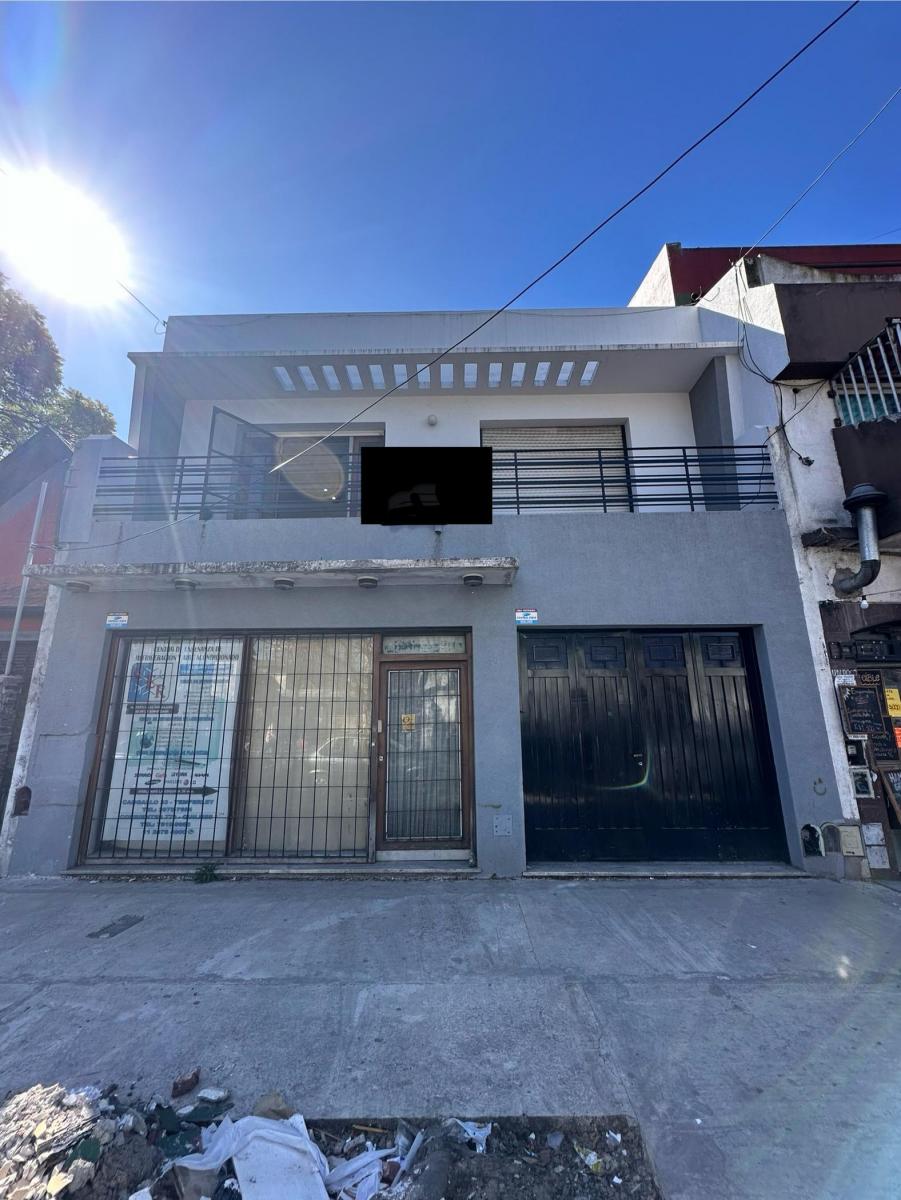 Venta local casa 4 ambientes en Temperley