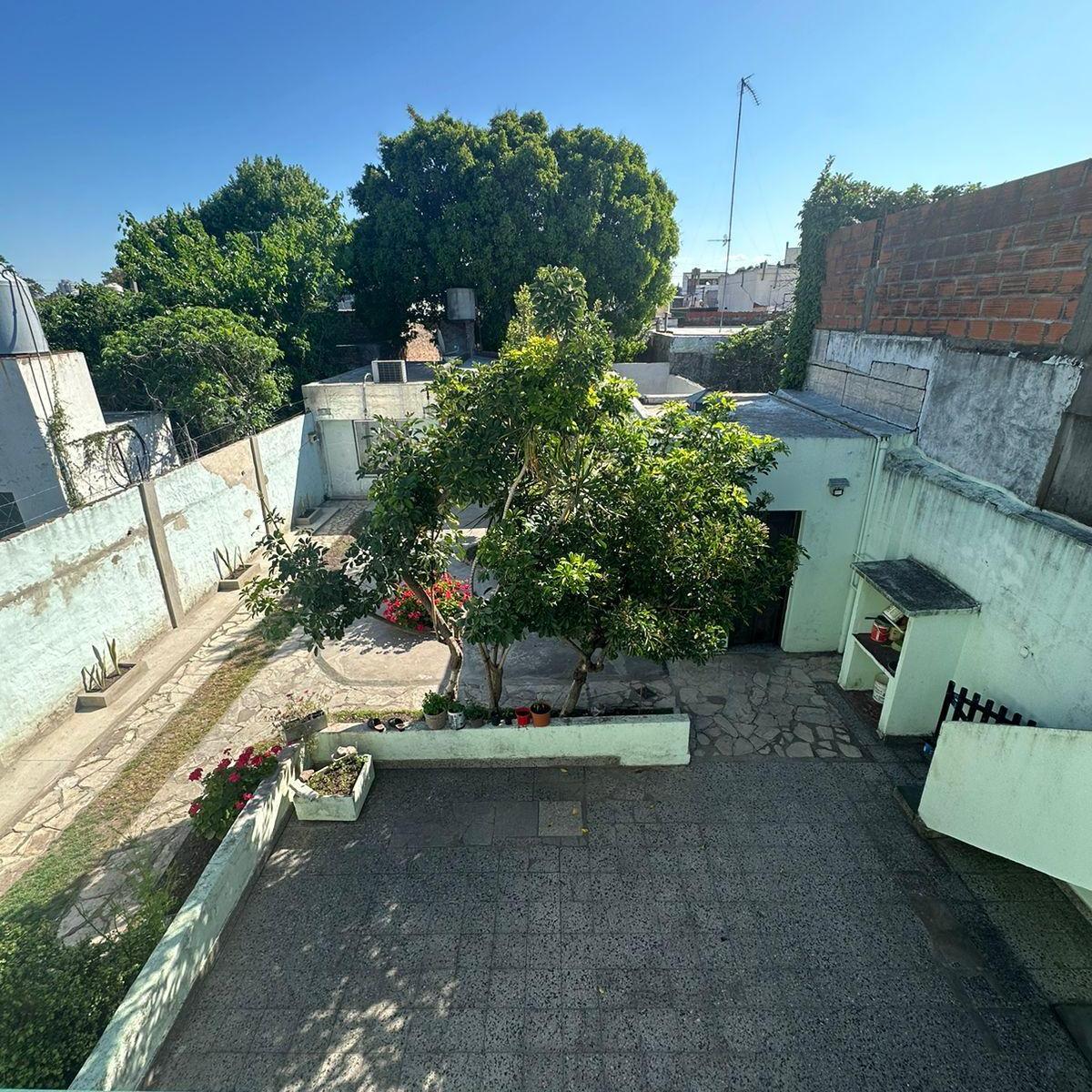 Venta Casa 3 Ambientes en Florencio Varela + Departamento 4