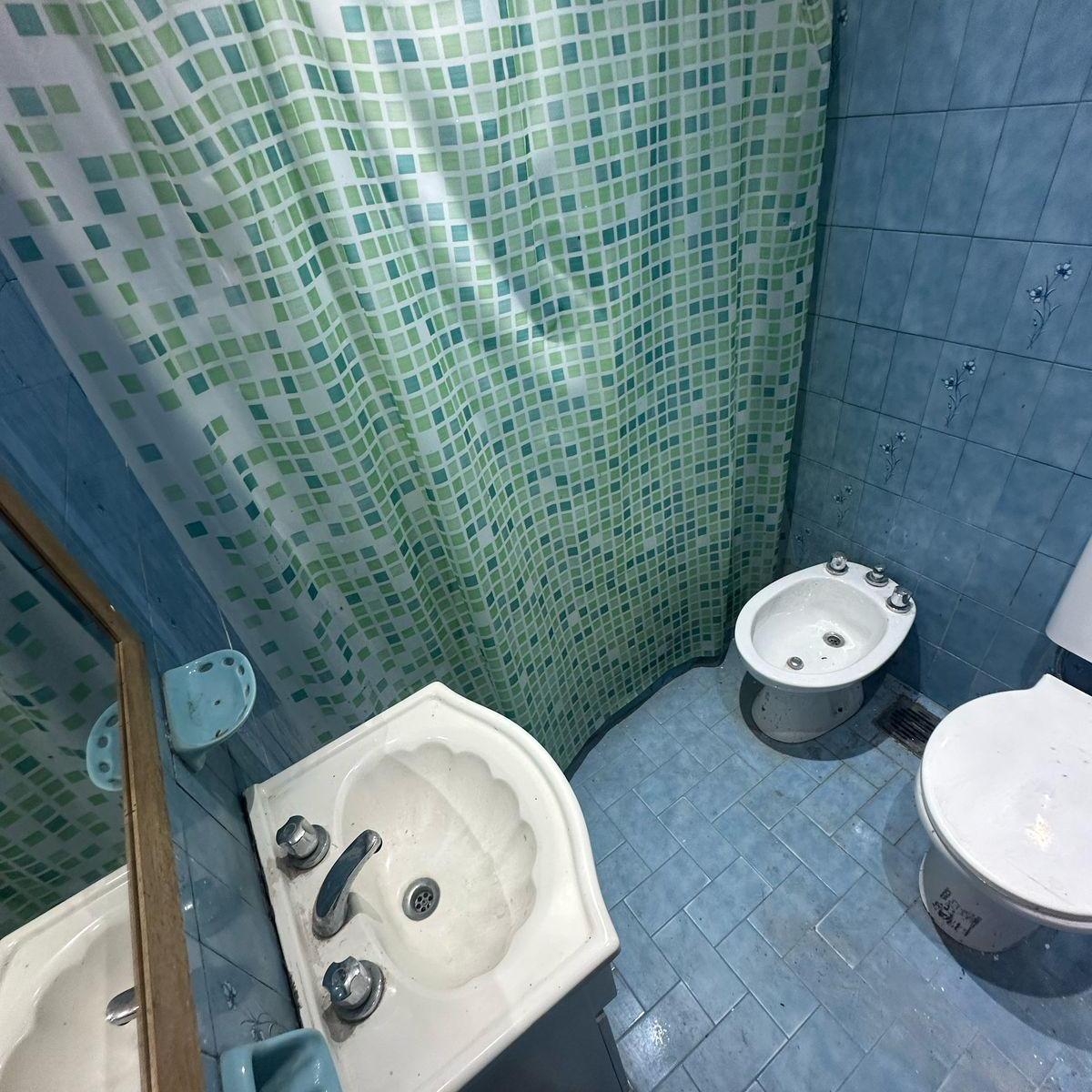 Venta Casa Lote 5 Ambientes en Adrogue 2