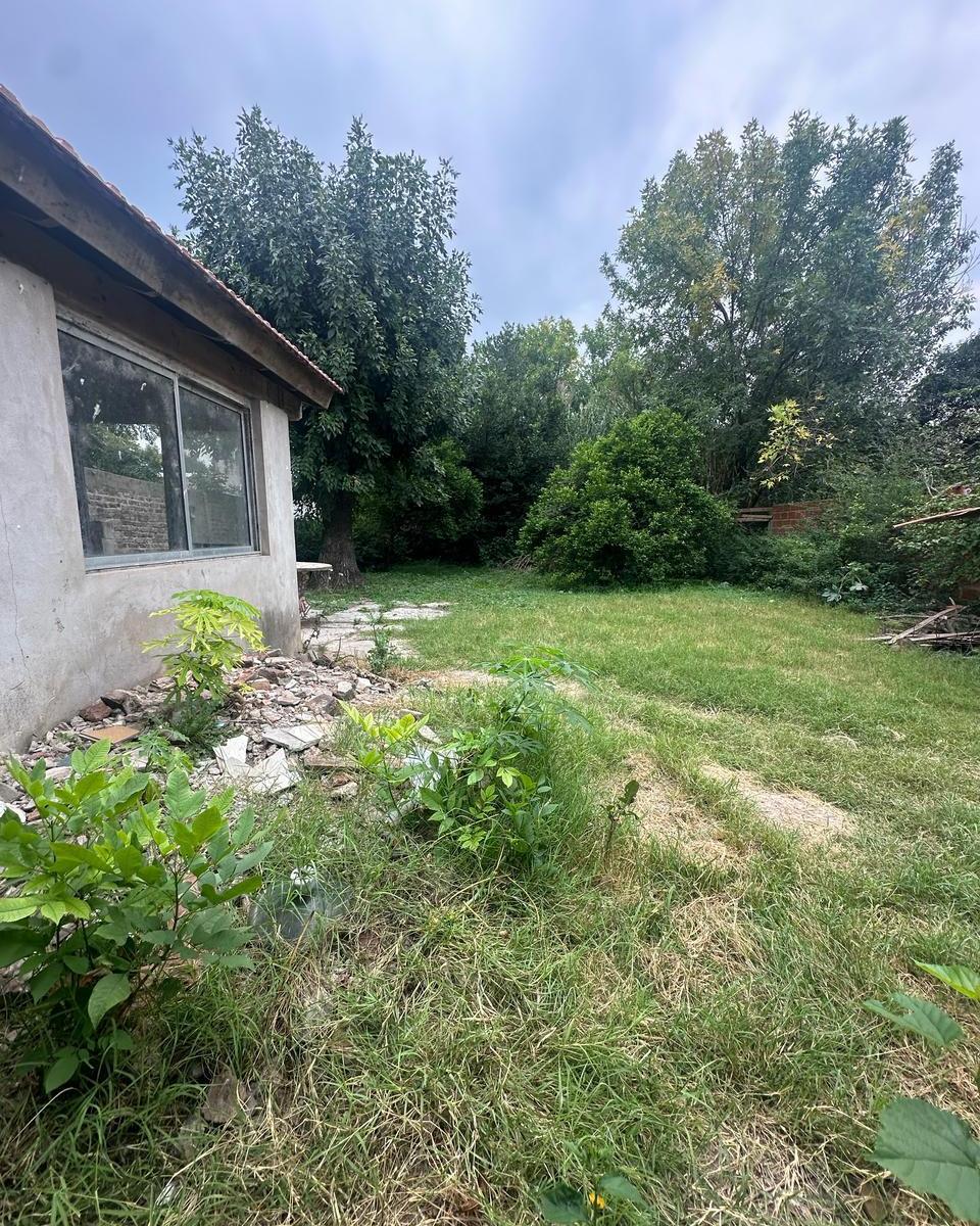 Venta Casa Lote 5 Ambientes en Adrogue 1
