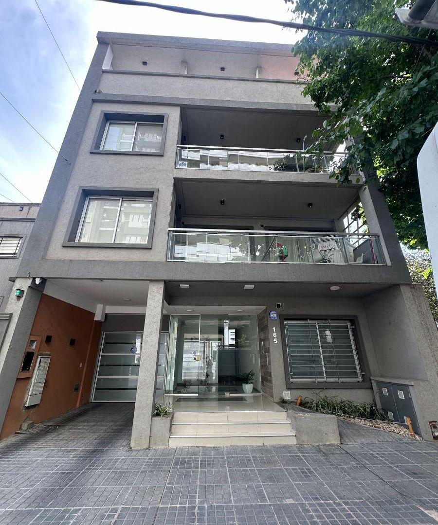 Departamento en venta 2 ambientes opcional cochera y terraza propia Lomas de Zamora. APTO CREDITO.