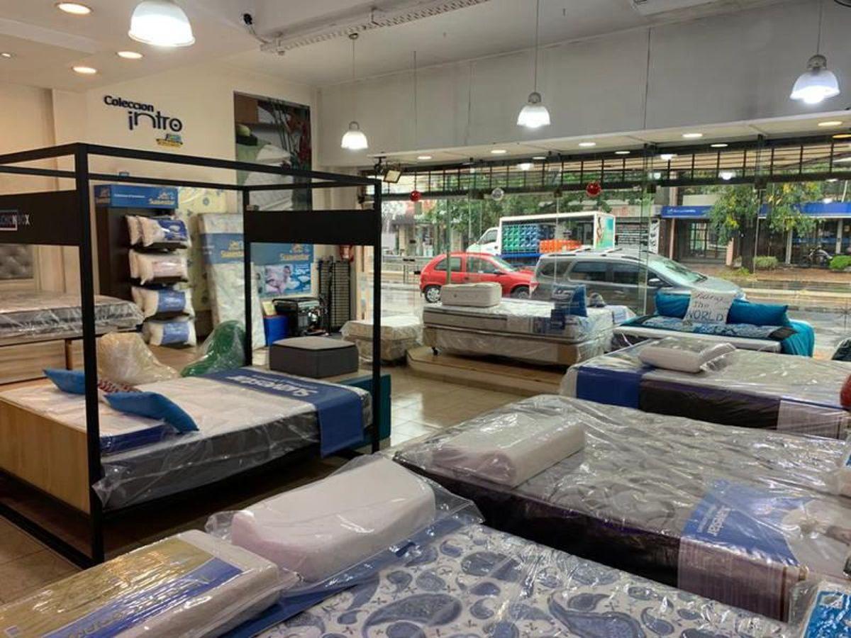 Local comercial de 225 m² en venta en Temperley