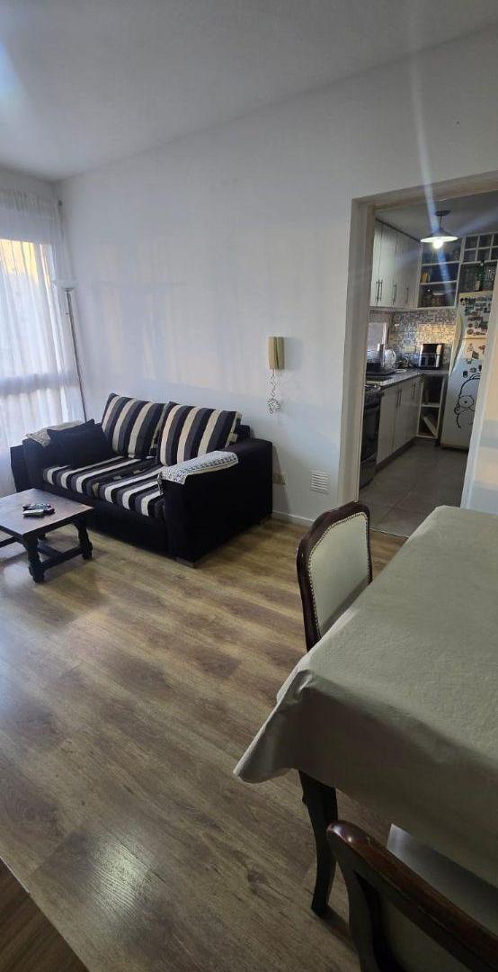 Departamento 2 Ambientes Con Cochera Y Balcón En Lomas de Zamora