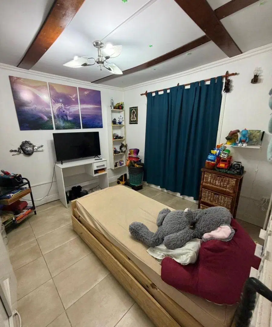 Casa 3 Ambientes en Lote Propio de 212 m² con Amplio Fondo y Entrada para Vehículos | Temperley 4