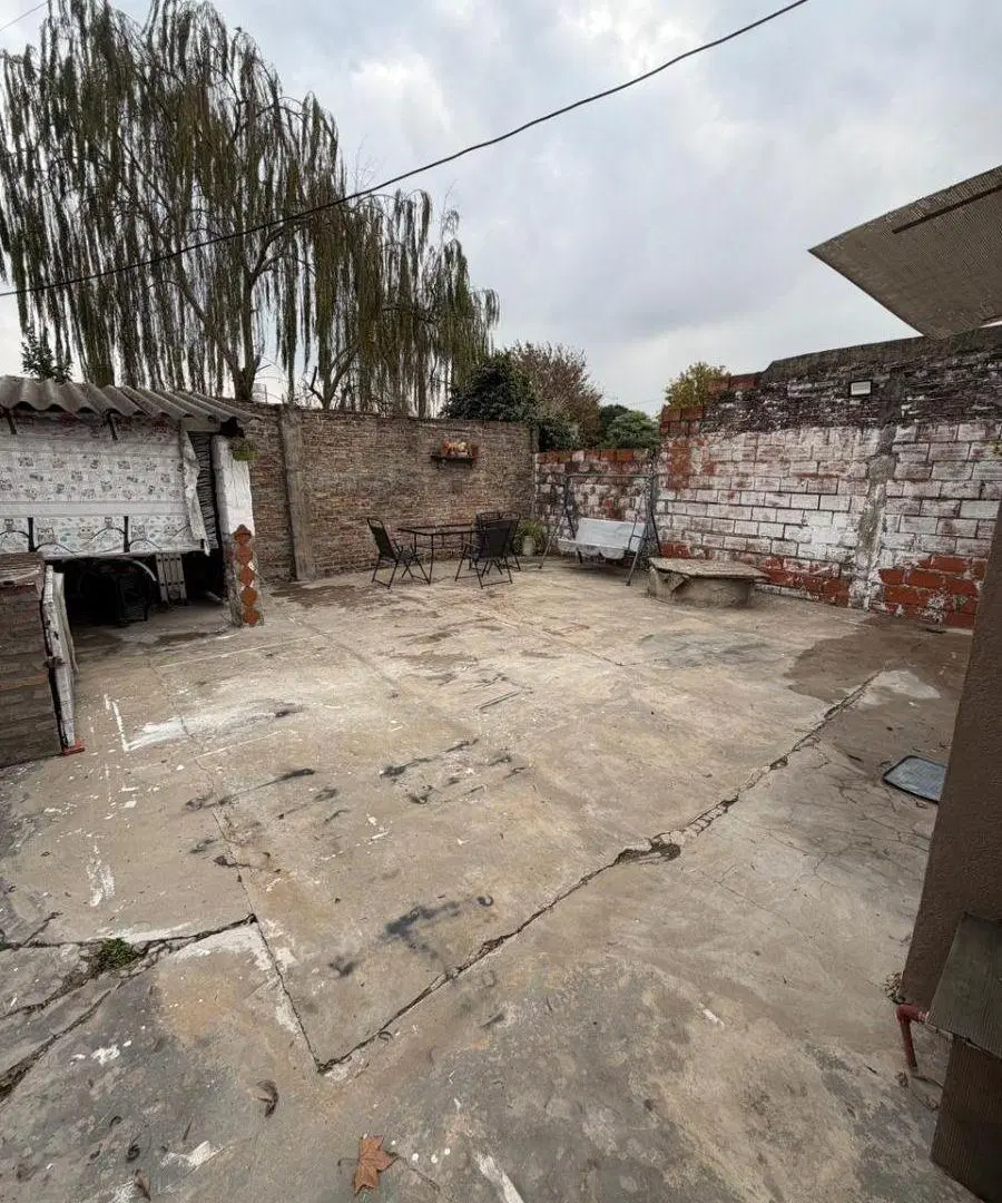 Casa 3 Ambientes en Lote Propio de 212 m² con Amplio Fondo y Entrada para Vehículos | Temperley 2