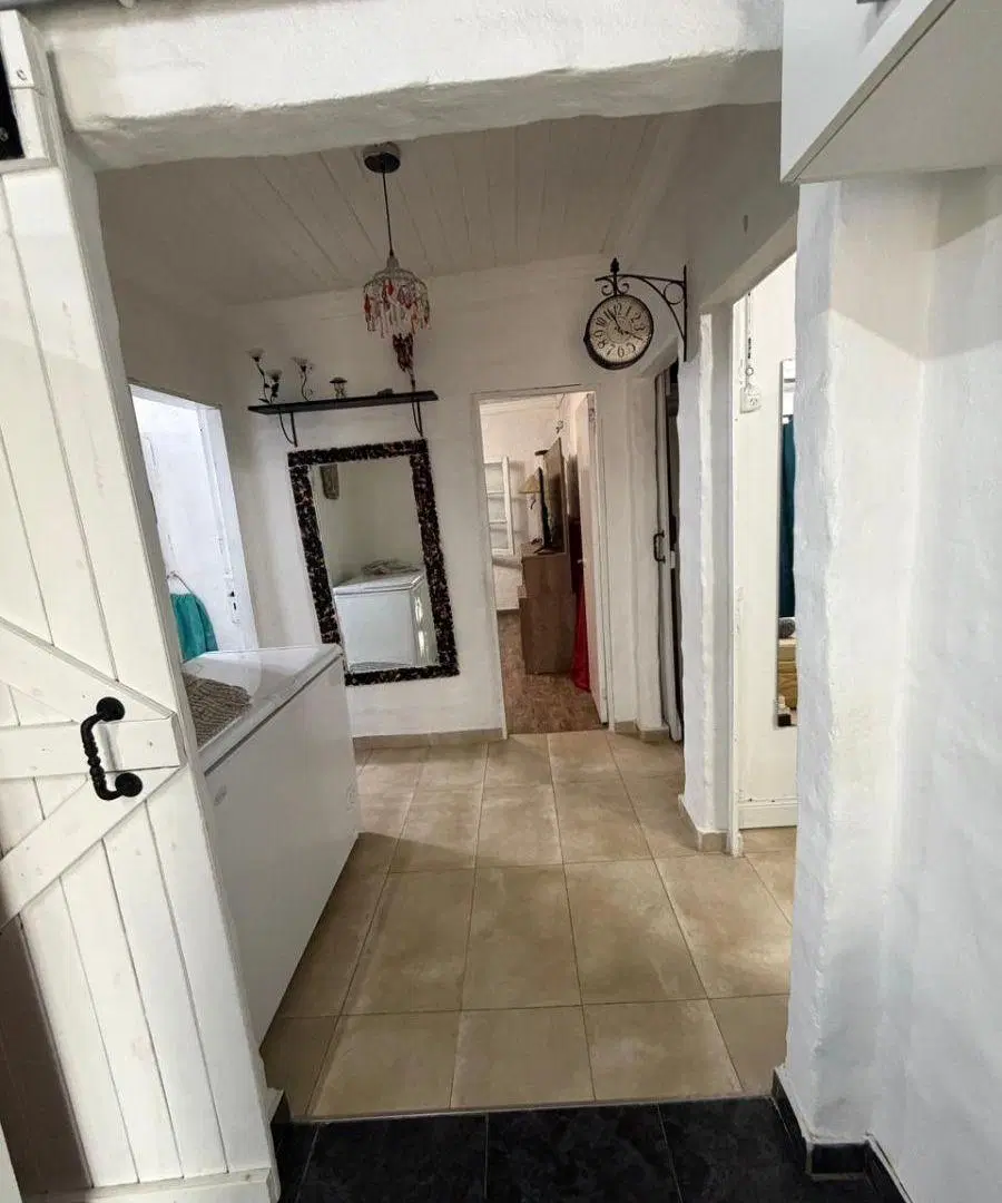 Casa 3 Ambientes en Lote Propio de 212 m² con Amplio Fondo y Entrada para Vehículos | Temperley 5