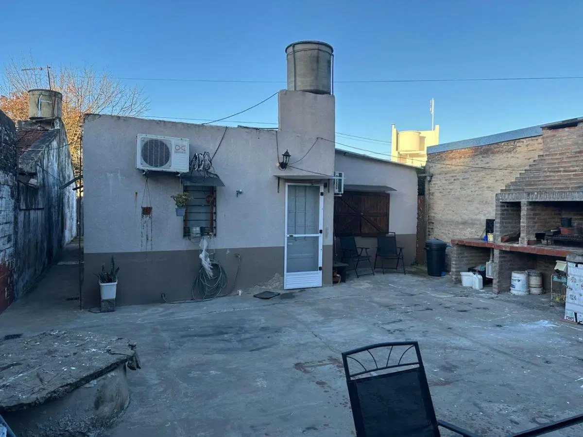 Casa 3 Ambientes en Lote Propio de 212 m² con Amplio Fondo y Entrada para Vehículos | Temperley 5