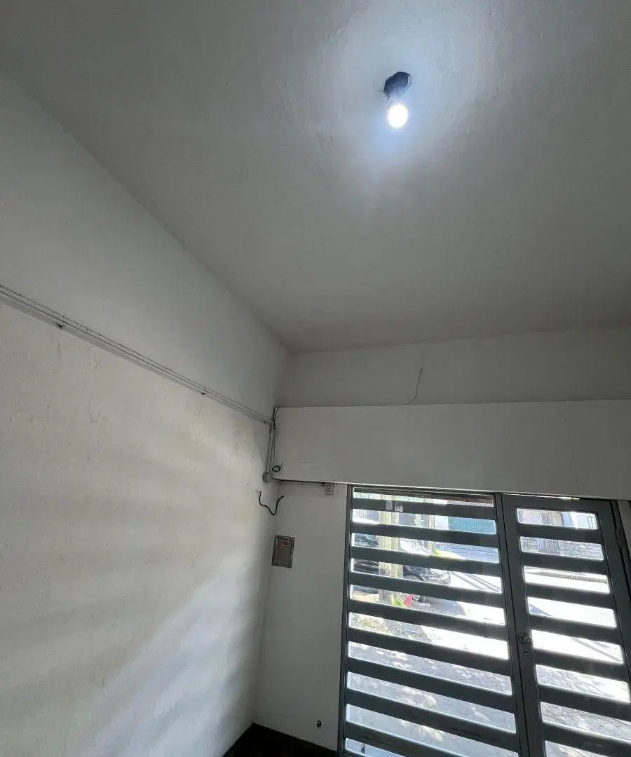 Local Comercial en Venta a Metros de Boulevard Armesti | Banfield | Excelente Ubicación 3