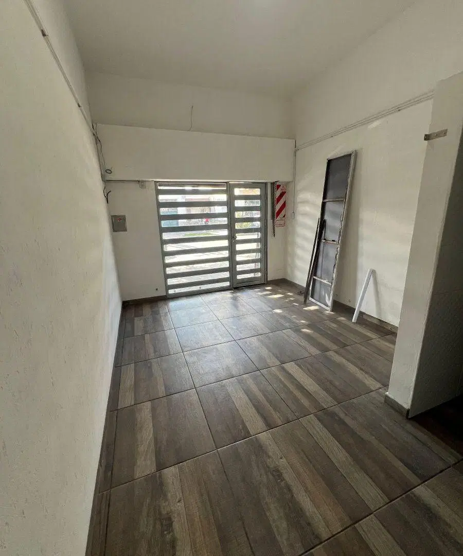 Local Comercial en Venta a Metros de Boulevard Armesti | Banfield | Excelente Ubicación 1