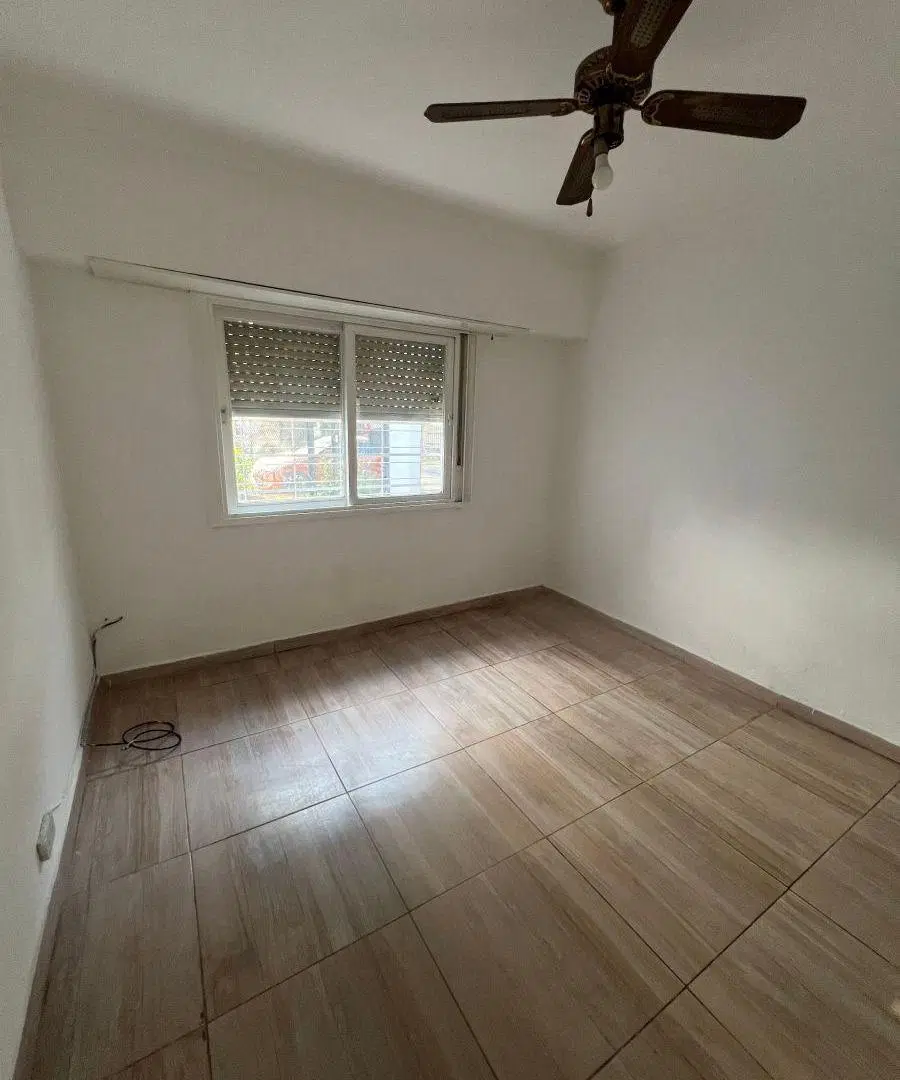 Casa 3 Ambientes en Alquiler con Cochera Semicubierta, Patio y Parrilla – Temperley 2