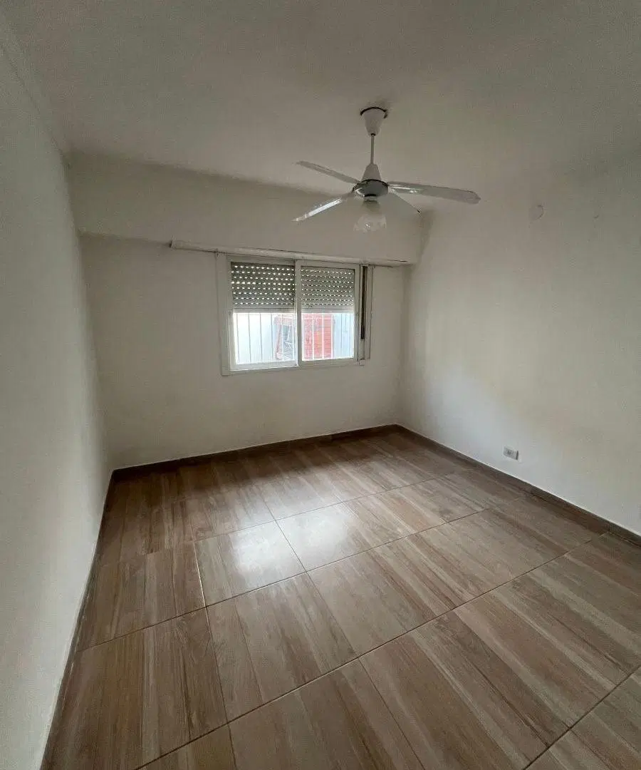 Casa 3 Ambientes en Alquiler con Cochera Semicubierta, Patio y Parrilla – Temperley 8