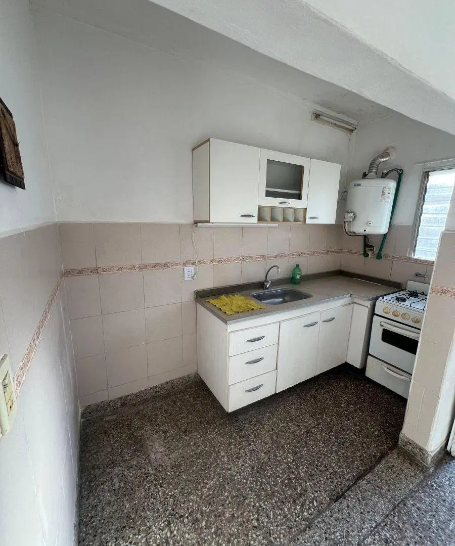 PH 2 Ambientes en Alquiler con Patio y Lavadero – Interno – Muy Luminoso 4