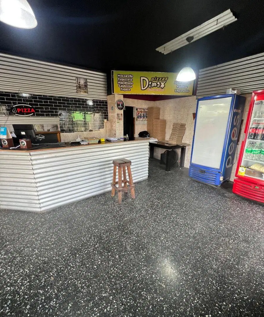 Local Comercial en Esquina de 100 m² | Gran Exposición | Gas Natural | Apto Todo Destino 4
