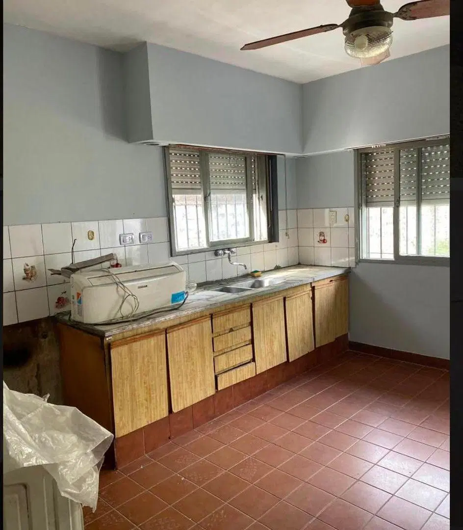 Casa en Venta en Lomas de Zamora | 3 Ambientes | Jardín y Cochera | Apta Crédito 4
