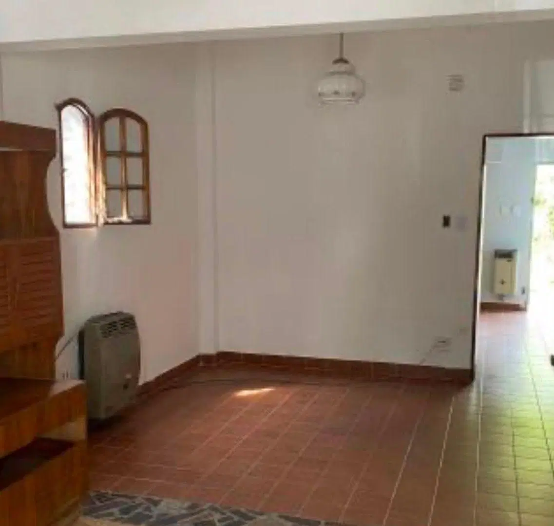 Casa en Venta en Lomas de Zamora | 3 Ambientes | Jardín y Cochera | Apta Crédito 2