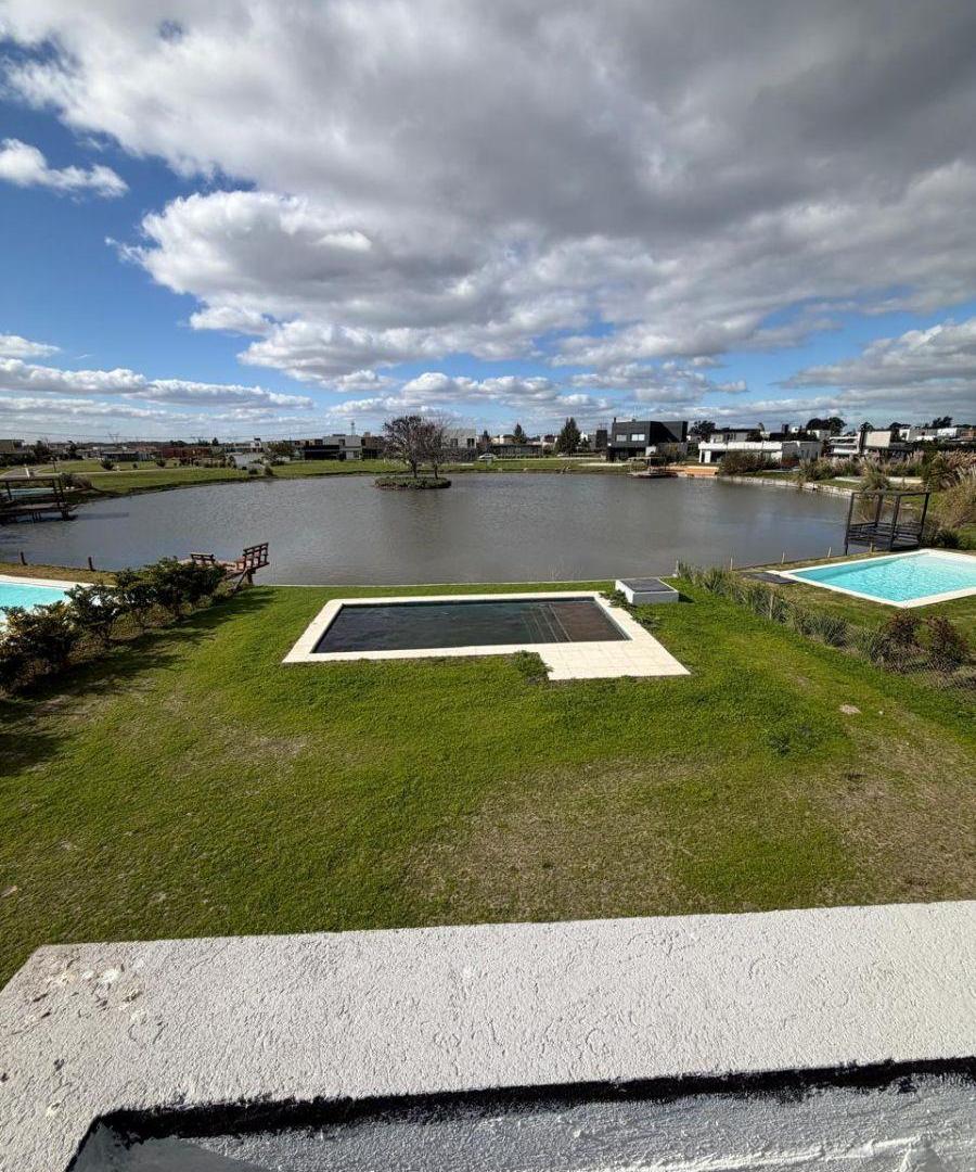 Foto de Casa 5 Ambientes con Vista a Laguna, Piscina y 837 m² de Lote | La, imagen 4
