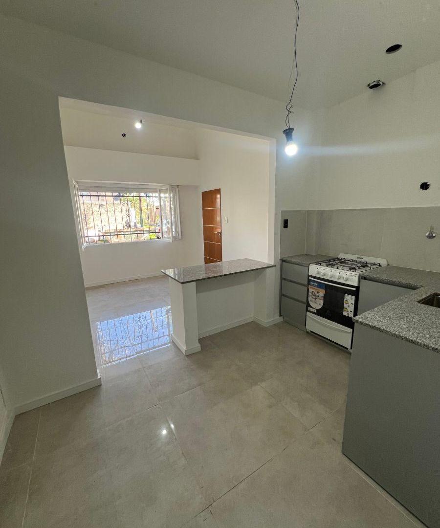 Foto de PH Venta Banfield 2 Ambientes Patio Sin Expensas, imagen 1