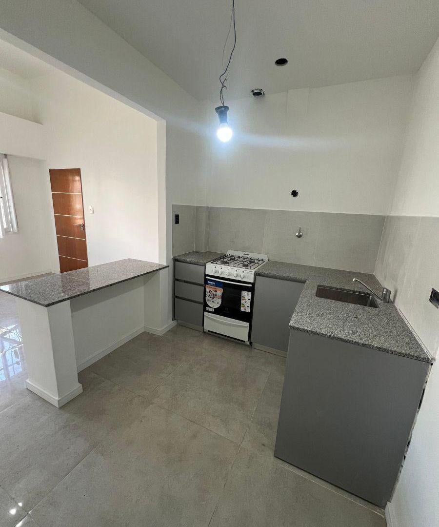 Foto de PH Venta Banfield 2 Ambientes Patio Sin Expensas, imagen 5