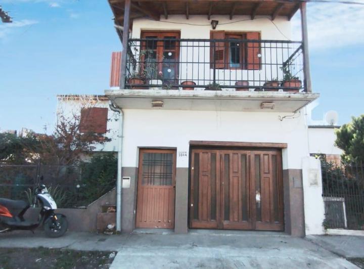 CASA con muy Buenas caracteristicas.- PERMUTA 5