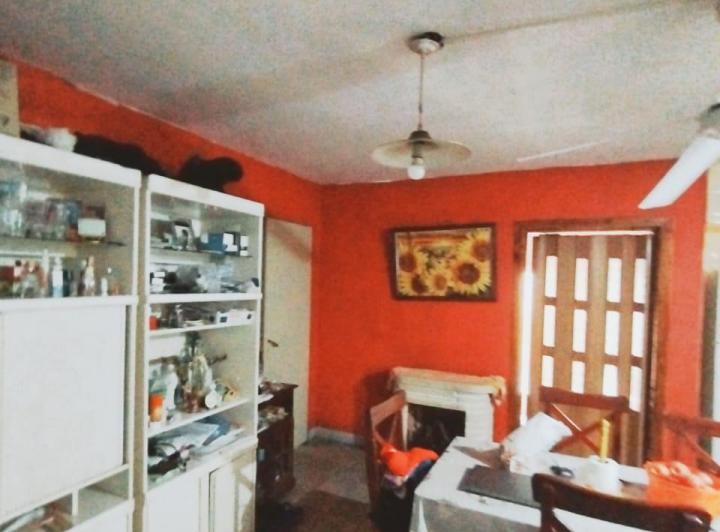 CASA con muy Buenas caracteristicas.- PERMUTA 4