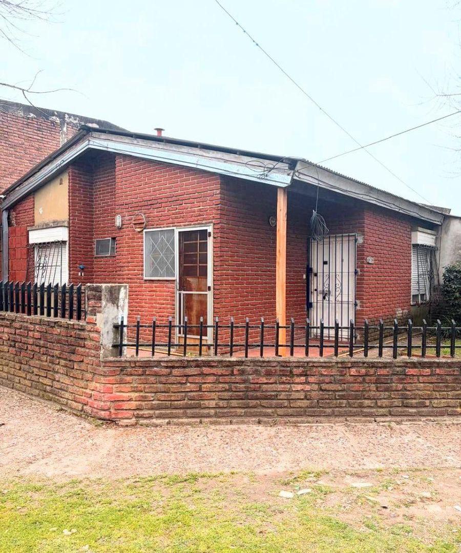 Foto de "APTA CREDITO"Casa de 195 m² con 2 habitaciones en venta en Guillermo, imagen 3