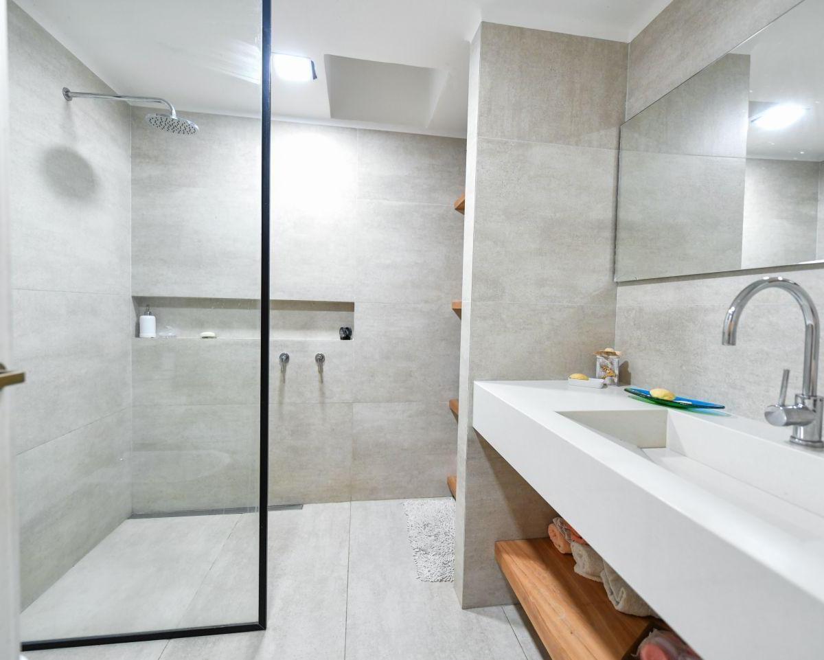 Venta Casa 5 Ambientes Bernal 4